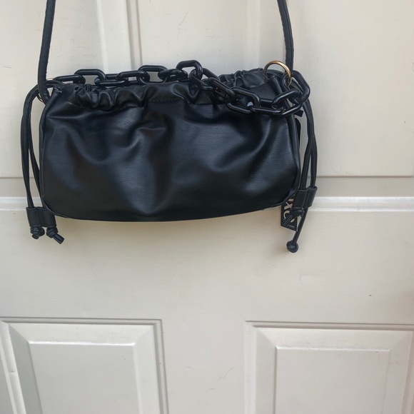 XOXO Soft Vegan Leather can wear in two ways Tote Purse & Crossbody Bag. - Picture 4 of 10